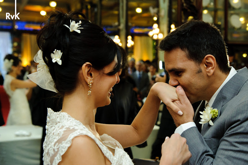 Fotos de Ana e Renato. Foto numero 19 de Rogerio von Kruger, fotografo no Rio de Janeiro (RJ), que faz fotos de casamento, fotos de musica, fotos de shows e fotos de eventos. Rogerio von Kruger faz fotos digitais de casamento no Rio de Janeiro, RJ. fotos de casamento foto digital rio janeiro rj festa noiva noivas festas album casamentos digitais retrato fotografia eventos fotógrafo fotojornalismo
