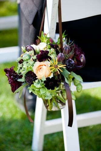 [chair-decoratiot-with-chocolate-burg.jpg]