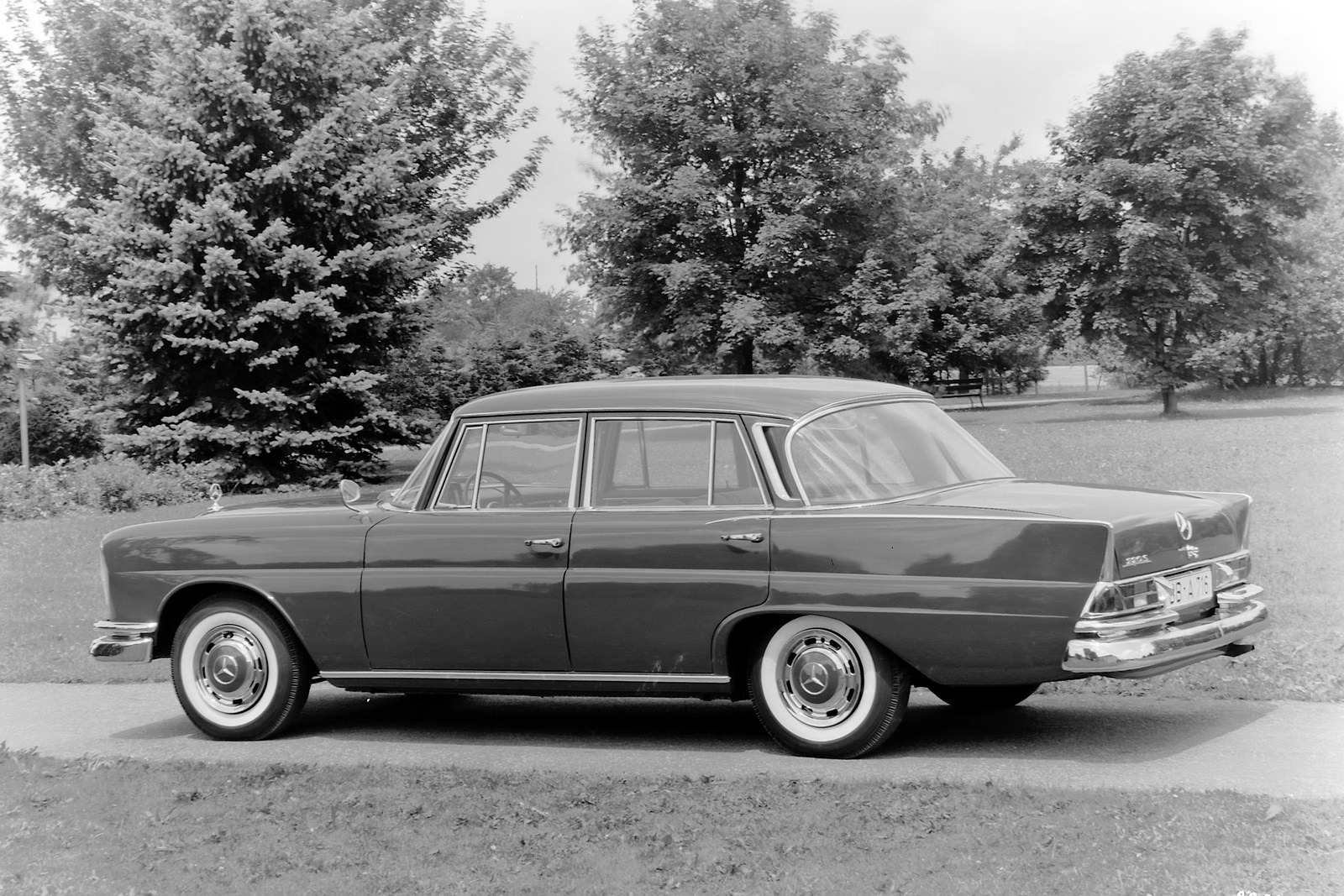 [Mercedes-Benz-S-Class-Tradition-52%255B2%255D.jpg]
