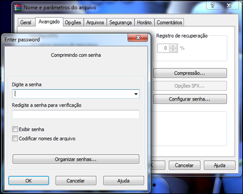 Clique na guia Avançado e clique em Configurar senha. Digite uma senha para o arquivo. Redigite a senha no campo abaixo e clique em Ok. Depois clique em Ok na janela anterior para começar a compactação dos arquivos.