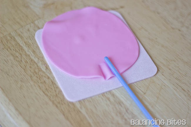 [How%2520to%2520make%2520a%2520fondant%2520ruffle%2520flower%25202%255B10%255D.jpg]