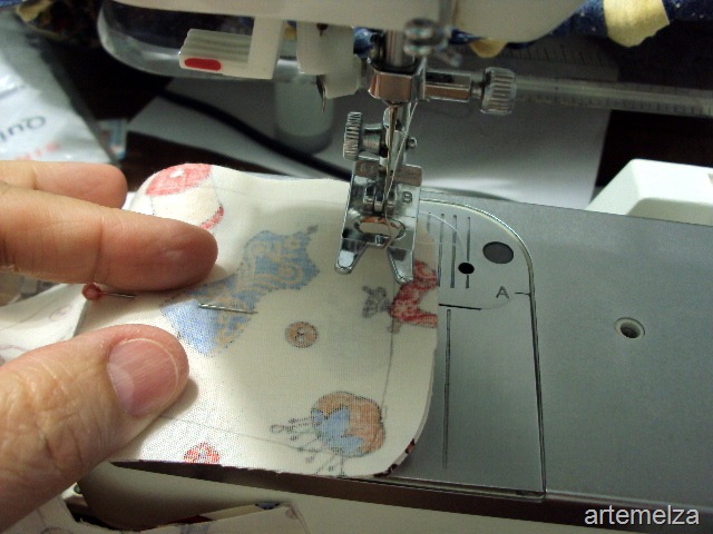 [artemelza%2520-%2520agulheiro%2520m%25C3%25A1quina%2520de%2520costura%2520-1%255B6%255D.jpg]