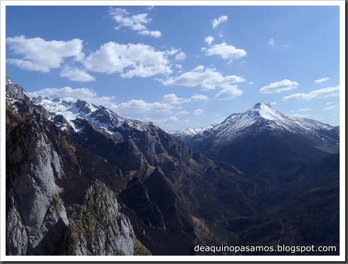 Via Intrusos 350m MD  7a  (6b A0 Oblig) (Alto Les Palanques, Picos de Europa) (Victor) 0067