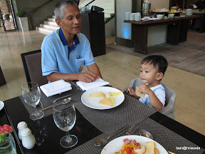 พู่กันฉลองวันเกิดยาย ตา