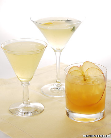 Frizzante Mojito: Mixologist Allen Katz shares his recipe for a New Year's-worthy mojito.