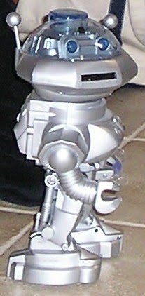 [2004-EricRobot-Crop3.jpg]