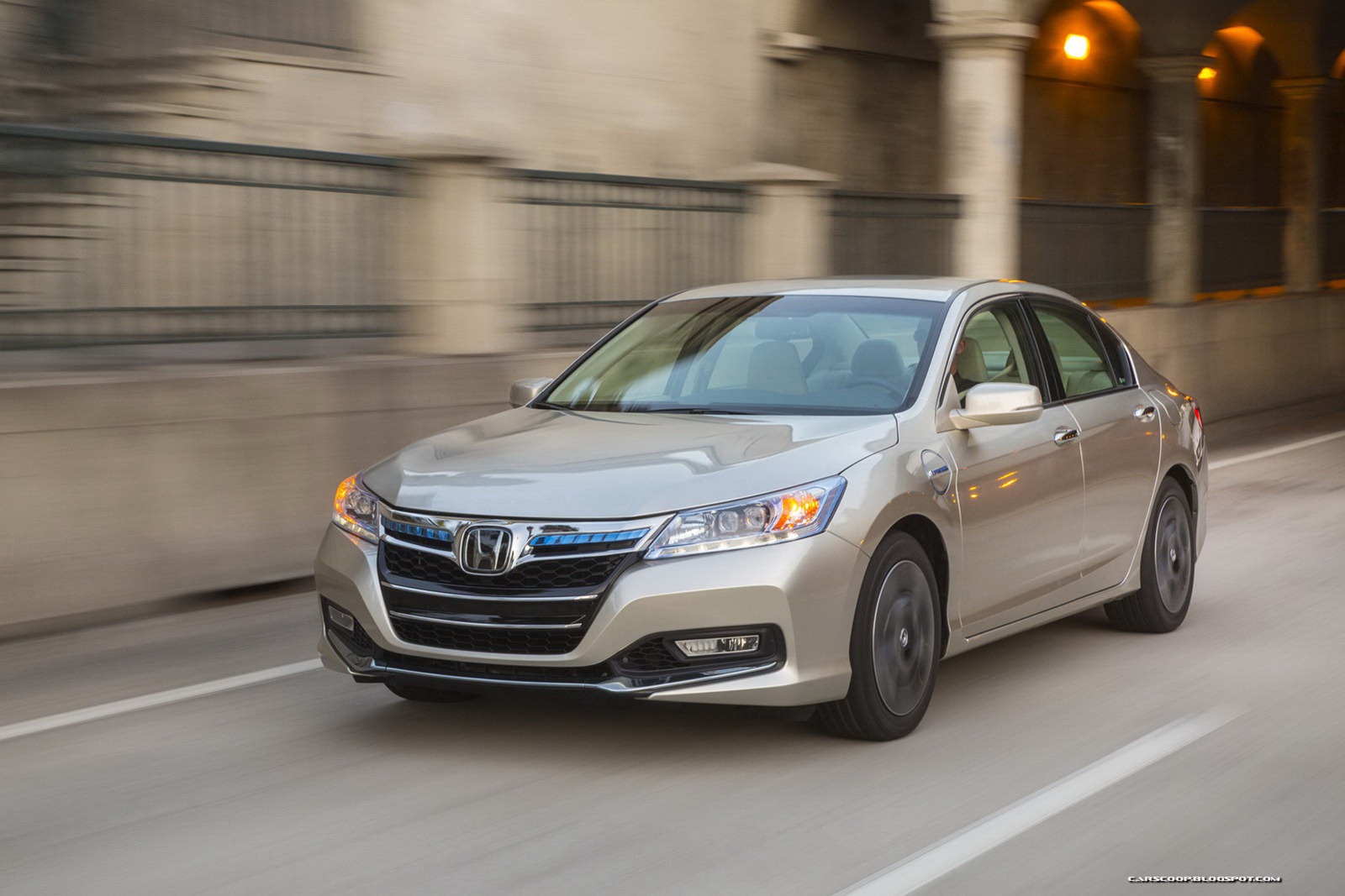 [2014_Honda_Accord_PHEV_159_%255B2%255D.jpg]