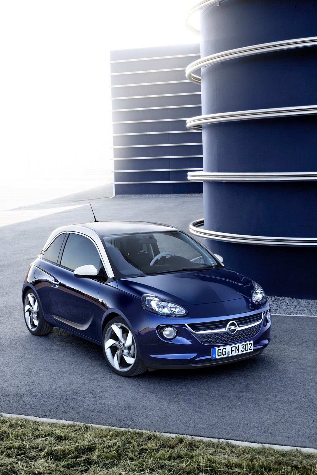 2013-Opel-Adam-25[2].jpg