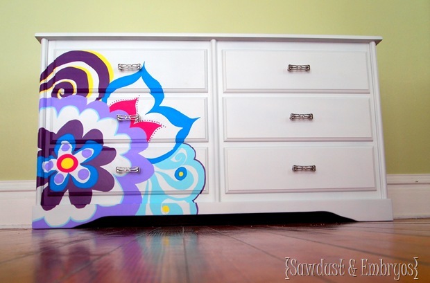 Paint using an Overhead Projector {Sawdust and Embryos}