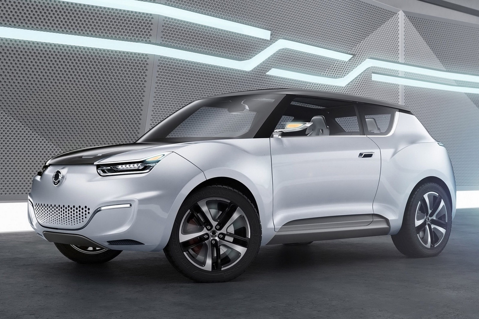 SsangYong-e-XIV-4[2].jpg