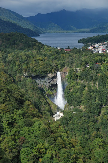 中禅寺湖と華厳の滝