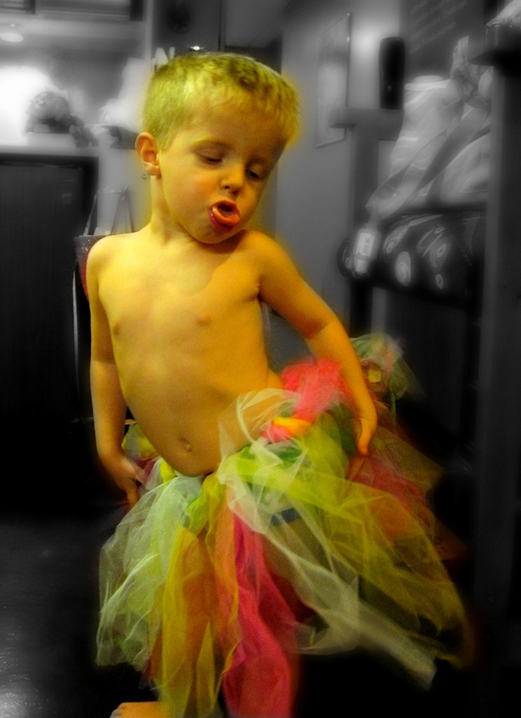 [Buzz%2520in%2520a%2520tutu%2520Nov%25202011_picnik%255B5%255D.jpg]