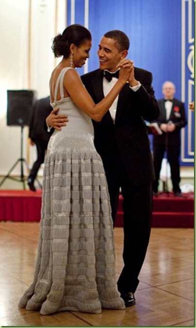 President-Barack-Obama-and-First-Lady-Michelle-Obama-Dance-during-the-Nobel-Banquet[5]