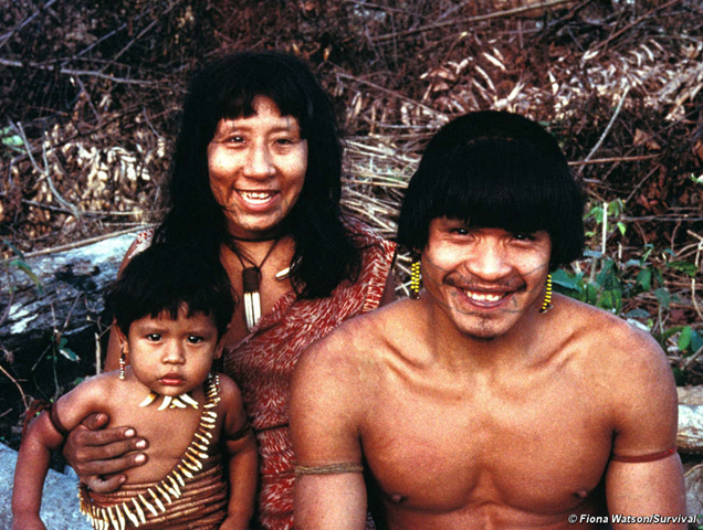 The Uru-eu-Wau-Wau are one of the tribes who are affected by the Madeira River dams in Brazil. © Fiona Watson / survivalinternational.org