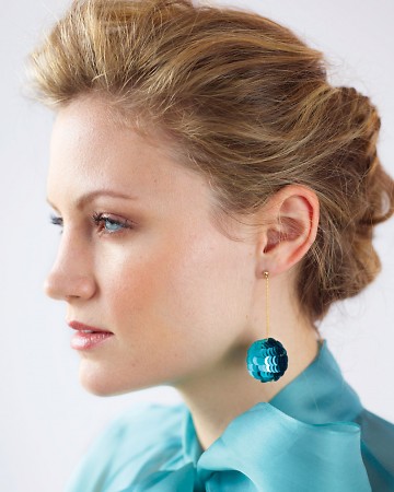 Chic, sparkly, and easy to make. Pick a color sequin that suits you and your New Year's Eve outfit. http://www.marthastewart.com/276213/sequin-ball-earrings Chic, sparkly, and easy to make. Pick a color sequin that suits you and your New Year's Eve outfit. http://www.marthastewart.com/276213/sequin-ball-earrings