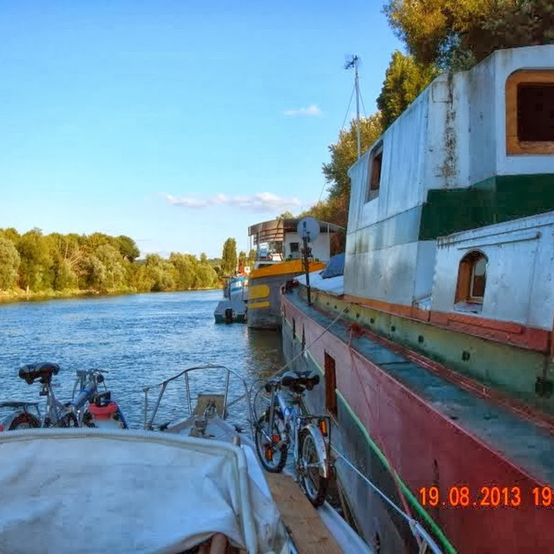 à couple d'une péniche d'habitation à PORT MARLY
