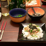 Dinner Japonnais préparé par 2 voyageurs qui partagent le salon de Maya avec nous