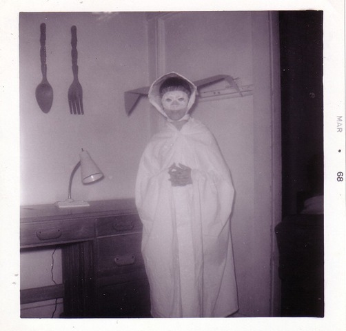 [creepy-black-white-photos-28%255B2%255D.jpg]