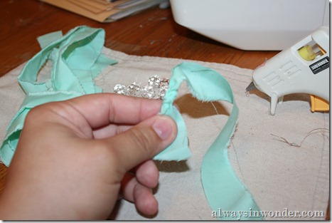how_to_make_rose_necklace_with_fabric (4)