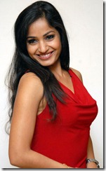 actress_madhavi_latha_stylish_pic