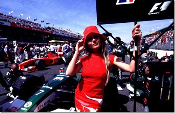 sexy-pit-girls-racing-13