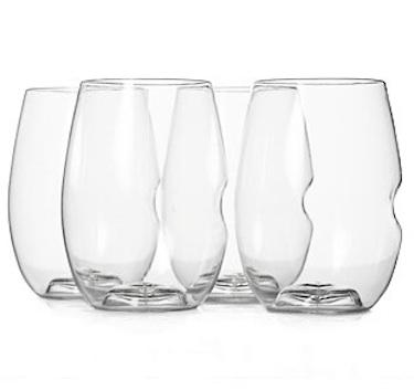 The thumbprint indents in these wine glasses lend them a casual and playful design. Also, the fact that they don't have a stem means they're much more practical for outside!
(remodelista.com) The thumbprint indents in these wine glasses lend them a casual and playful design. Also, the fact that they don't have a stem means they're much more practical for outside!
(remodelista.com)