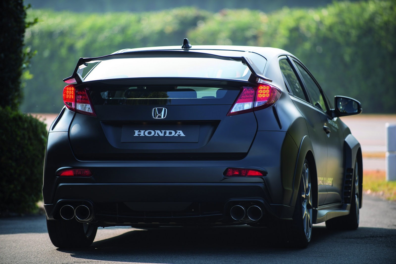 2015-Honda-Civic-Type-R-Turbo-12%5B2%5D.jpg