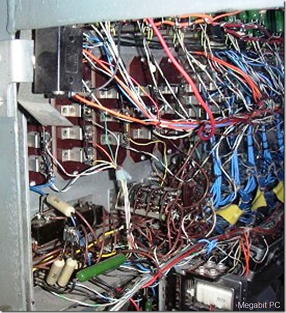 Ordenador IBM 650 - (Panel frontal, visto por detrás)