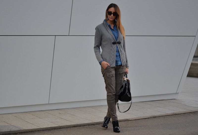 Sisley, Sisley pants, C&A cardigan, C&A, C&A pullover, Valentino sunglasses, Miss Sicily, Miss Sicily by Dolce & Gabbana, Dolce & Gabbana bag, italian fashion bloggers, fashion blogger, street style, fashion blogger firenze, Carvela boots, Carvela shoes, Carvela by Kurt Geiger, Carvela 