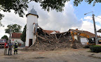 %2525C3%252596sszed%2525C3%2525B6lt%252520imah%2525C3%2525A1z Felázott és összeomlott a Berettyóújfalui Baptista Gyülekezet vályogból épült imaháza