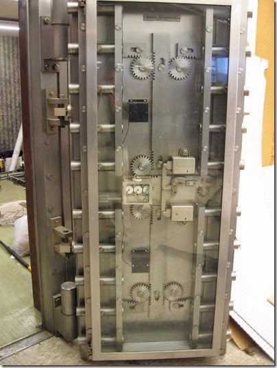 IMG_5278 Vault Door of Former Key Bank Candalaria Branch in Salem, Oregon on February 3, 2007