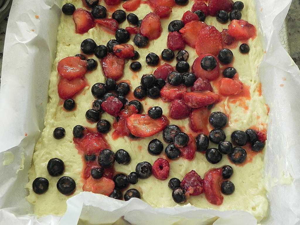 [DSCN8114%255B5%255D.jpg&description=Coconut-Lime Berry Cake')]