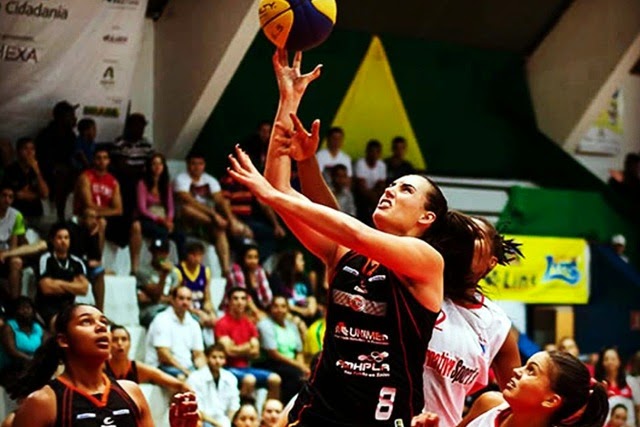 [22JAN15-01%2520l%2520Liga%2520de%2520Basquete%2520Feminino%2520l%2520Jaqueline%2520da%2520Silva%2520%25C2%25A9%2520Arquivo%2520Pessoal%255B4%255D.jpg]