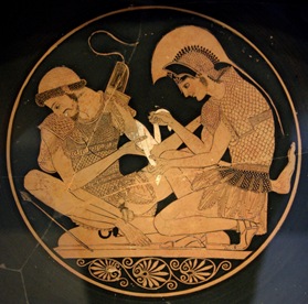 Aquiles cuida a Patroclo en el asedio de Troya, copia de una copa de Sosias, siglo V a.C. Aquiles cuida a Patroclo en el asedio de Troya, copia de una copa de Sosias, siglo V a.C.
