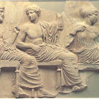 12.- Fidias. Friso del Partenín, Poseidón, Apolo y Artemisa