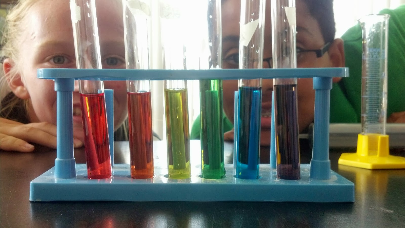 Science Rocks Yates 201315 Rainbow Lab