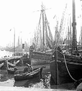 [Grimsby-Fishing-Docks-189010.jpg]