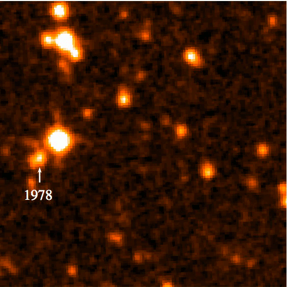 imagens obtidas entre 1978 e 2010 do sistema estelar