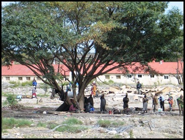 WELKOM residents under siege from illegal goldmine panners WELKOM residents under siege from illegal goldmine panners