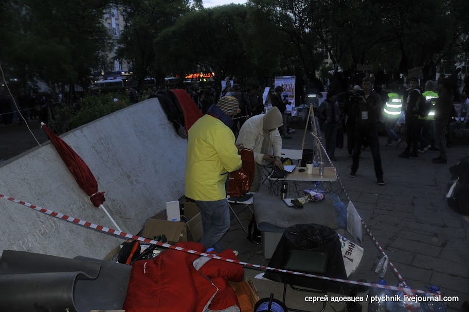 КАК РАЗГОНЯЛИ #ОККУПАЙАБАЙ (+70 ФОТО)