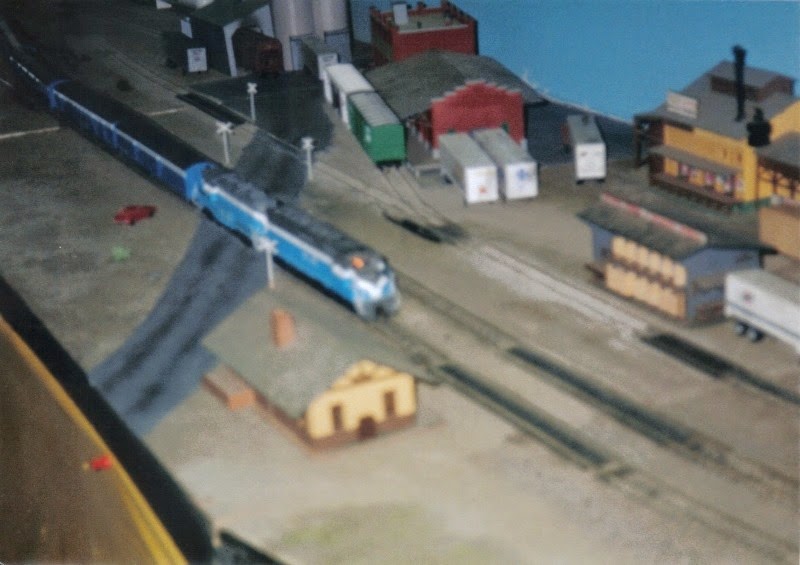 [27-HO-Scale-Layout-at-the-Lewis-Coun%255B1%255D.jpg]