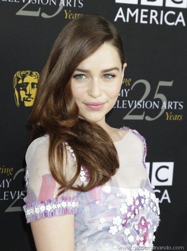 emilia-clarke- Daenerys-Targaryen-linda-sexy-game-of-trhones-guerra-dos-tronos-sexta-proibida-desbaratinando (63)