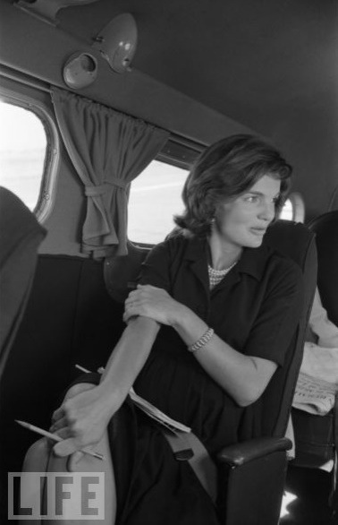 [JACKIE%2520KENNEDY%2520EXCLUSIVE%2520Rare%2520Pics%2520-%2520Photo%2520Gallery%2520-%2520LIFE%2520-%2520Windows%2520Internet%2520Explorer%25207282011%252091241%2520AM.bmp%255B6%255D.jpg]