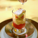 Pré-dessert : fraisier déstructuré. Pré-dessert : fraisier déstructuré.