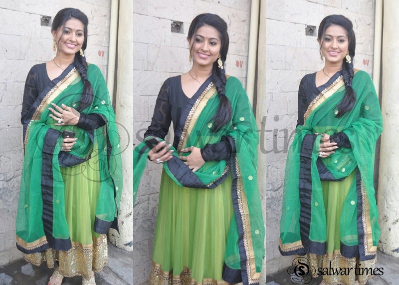 [Designer_Salwar_Kameez%2520%25285%2529%255B4%255D%2520%25281%2529%255B4%255D.jpg]