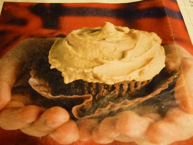 [chocolate-peanut-butter-cupcakes-recipe%255B4%255D.jpg]