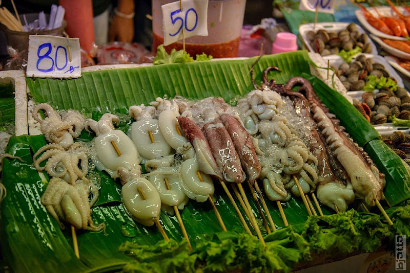 2557_Thailand_Pattaya_Jomtien_Night_market_at_beach-76