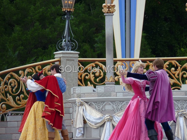[DisneyPrincessDANCING%255B9%255D.jpg]