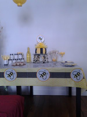 Sweet table Bumblebee party : anniversaire Thème abeille