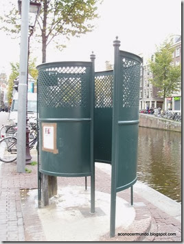 Amsterdam. Detalles. Urinario público masculino - PB090617